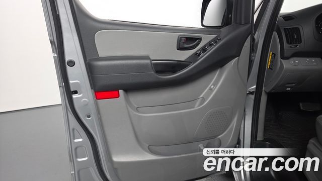 Hyundai Starex 2021 — photo 15