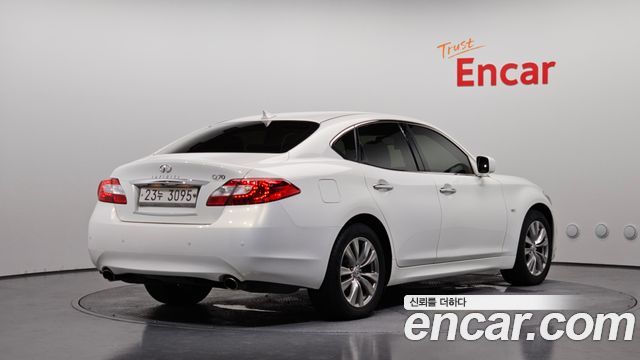 Infiniti M 2013 — photo 2