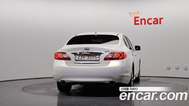 Infiniti M 2013 — photo 4