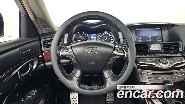 Infiniti M 2013 — photo 13