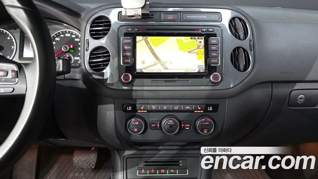 Volkswagen Tiguan 2016 — photo 20