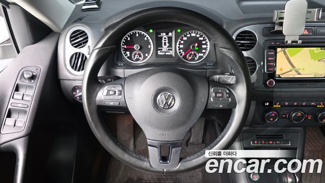 Volkswagen Tiguan 2016 — photo 21