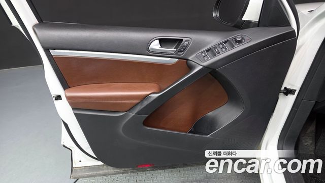Volkswagen Tiguan 2016 — photo 14