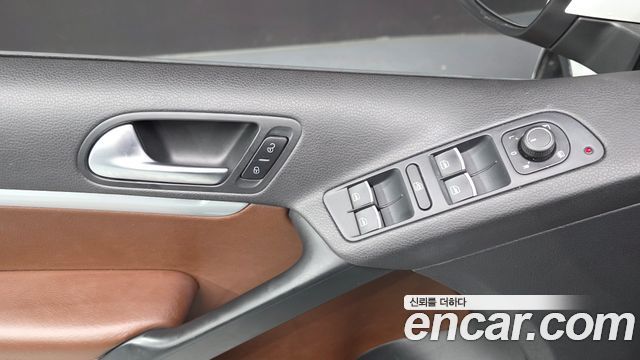 Volkswagen Tiguan 2016 — photo 28