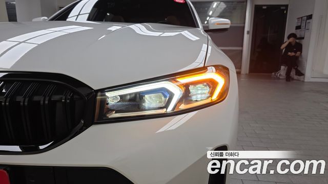 BMW 3-Series 2024 — photo 8