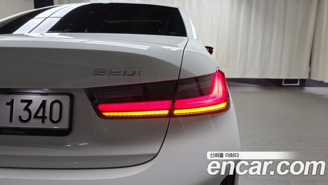 BMW 3-Series 2024 — photo 9