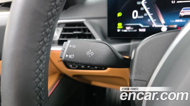 BMW 3-Series 2024 — photo 28