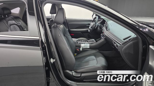 Hyundai Sonata 2022 — photo 17