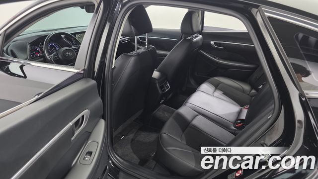 Hyundai Sonata 2022 — photo 16