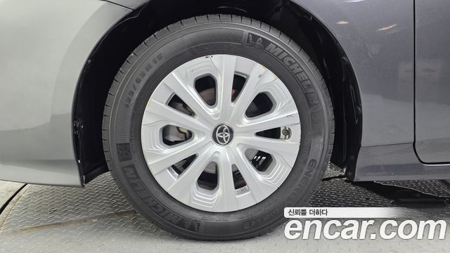 Toyota Prius 2022 — photo 5