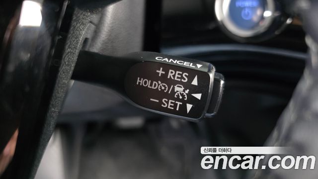 Toyota Prius 2022 — photo 20