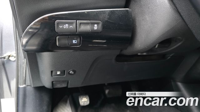 Toyota Prius 2022 — photo 25