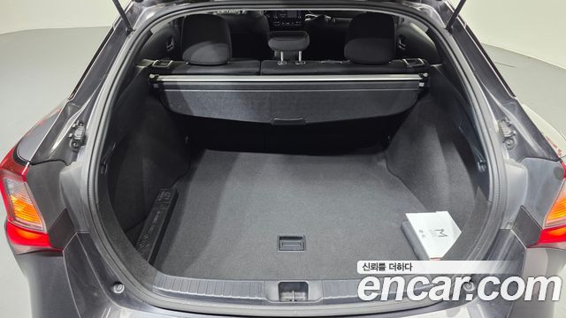 Toyota Prius 2022 — photo 26
