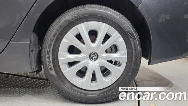 Toyota Prius 2022 — photo 7