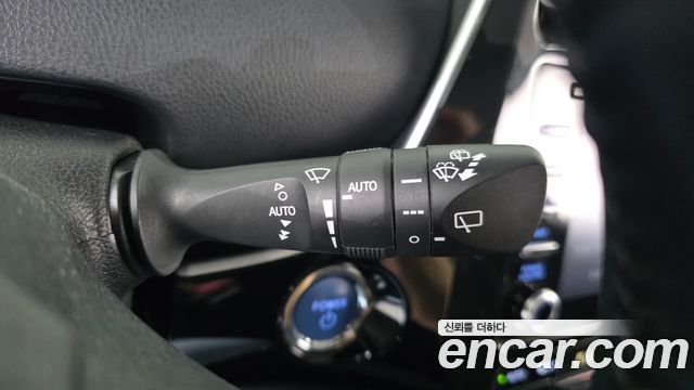 Toyota Prius 2022 — photo 29