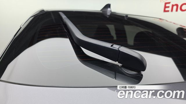 Toyota Prius 2022 — photo 31