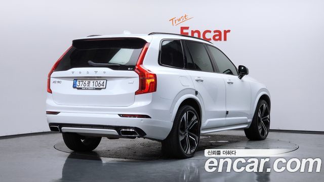 Volvo XC90 2021 — photo 2