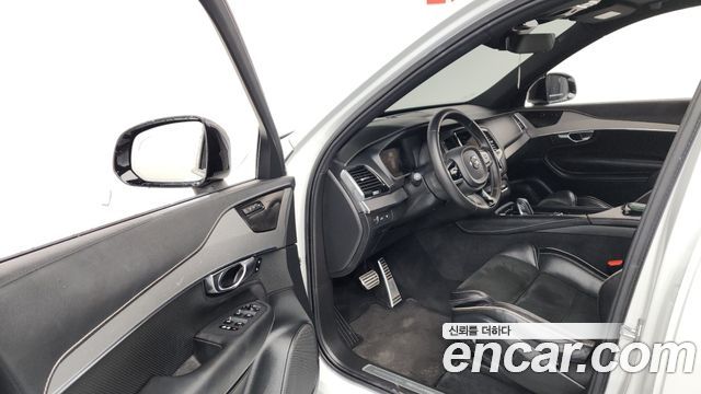 Volvo XC90 2021 — photo 12