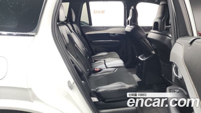 Volvo XC90 2021 — photo 16