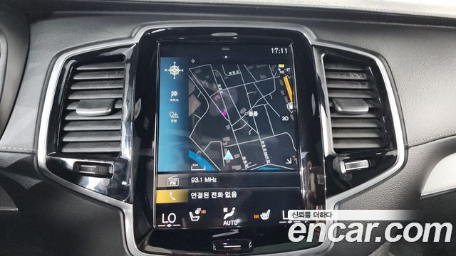 Volvo XC90 2021 — photo 17