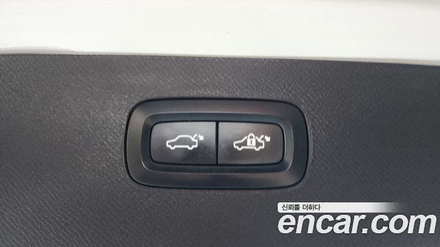Volvo XC90 2021 — photo 25