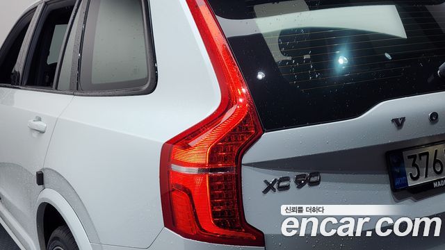 Volvo XC90 2021 — photo 8