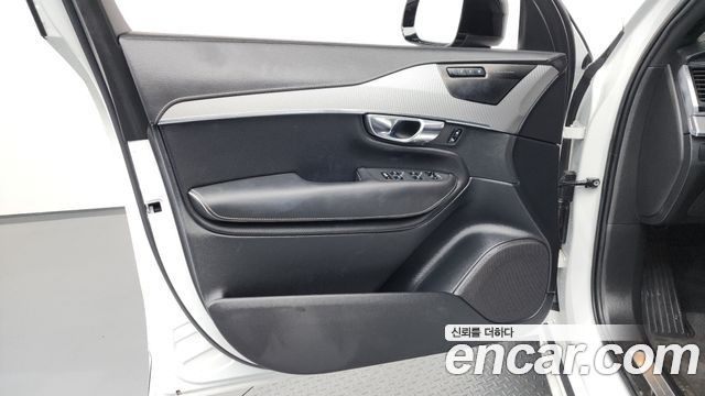 Volvo XC90 2021 — photo 13