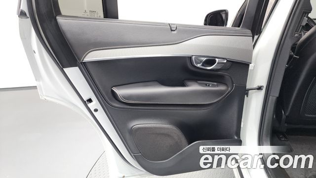 Volvo XC90 2021 — photo 14
