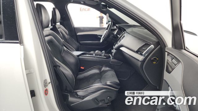 Volvo XC90 2021 — photo 15