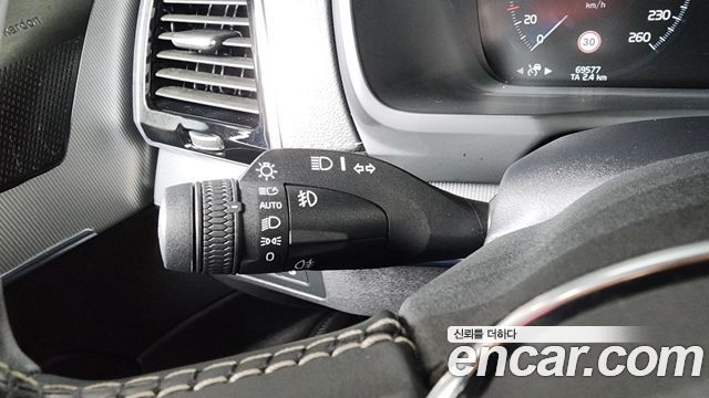 Volvo XC90 2021 — photo 36