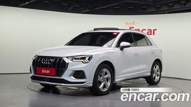 Audi Q3 2020 — photo 1