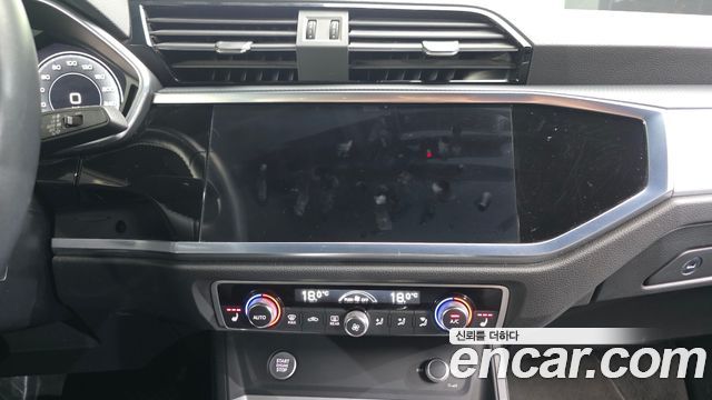 Audi Q3 2020 — photo 14