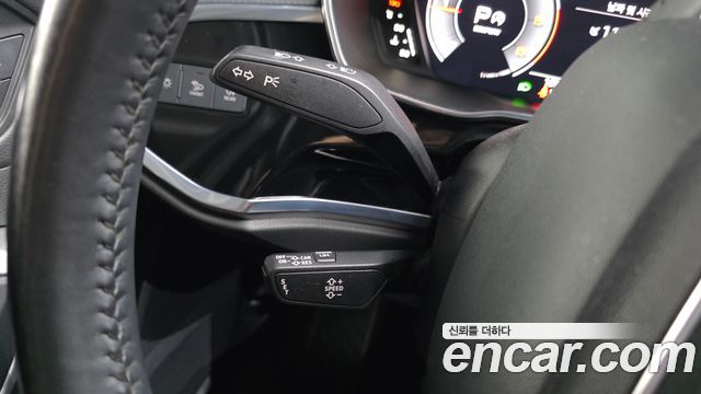 Audi Q3 2020 — photo 19