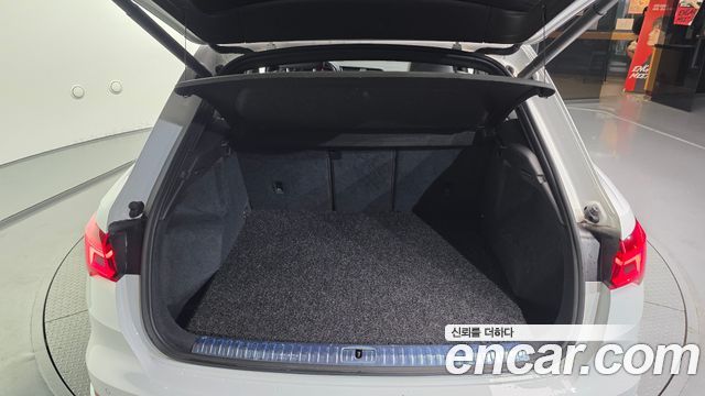 Audi Q3 2020 — photo 20