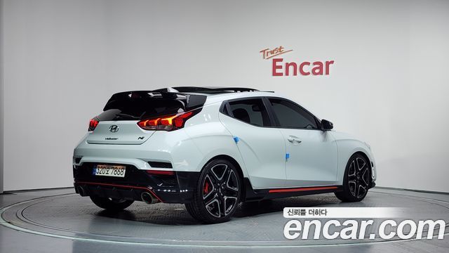 Hyundai Veloster 2019 — photo 2