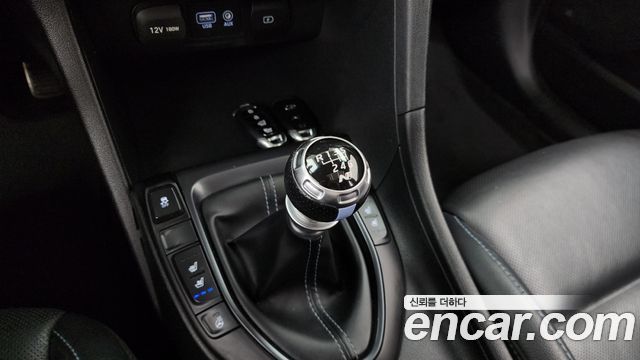 Hyundai Veloster 2019 — photo 9