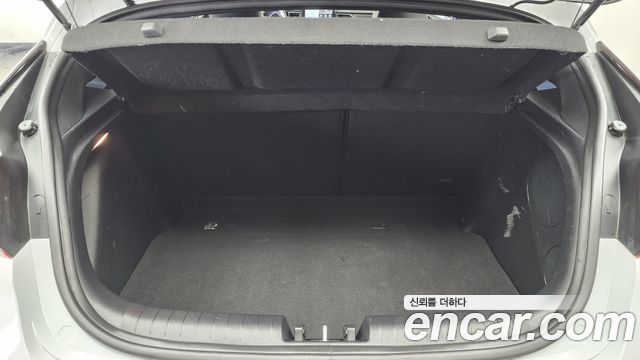 Hyundai Veloster 2019 — photo 20