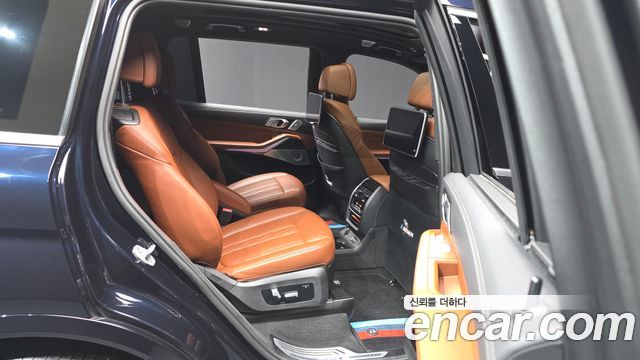 BMW X7 2022 — photo 18