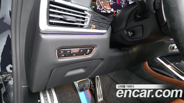 BMW X7 2022 — photo 27