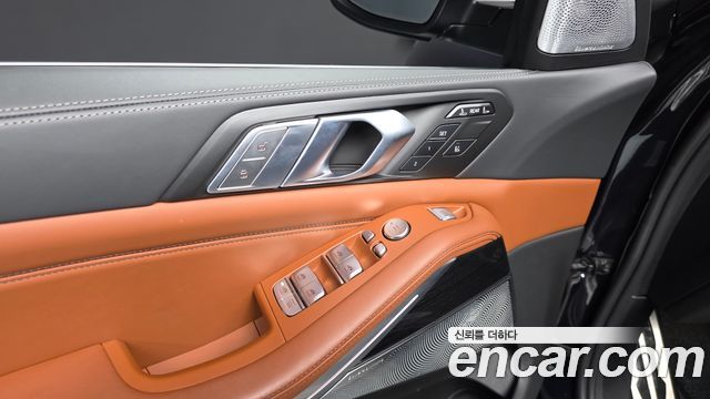 BMW X7 2022 — photo 29