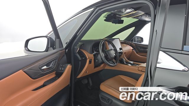Toyota Alphard 2025 — photo 13