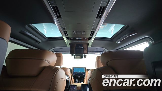 Toyota Alphard 2025 — photo 23