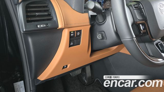 Toyota Alphard 2025 — photo 28