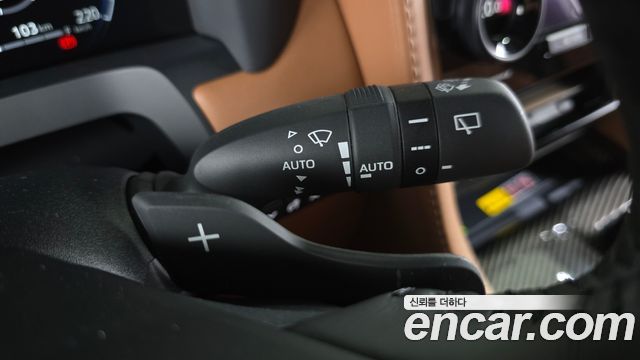 Toyota Alphard 2025 — photo 29