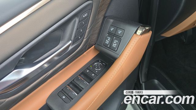 Toyota Alphard 2025 — photo 30