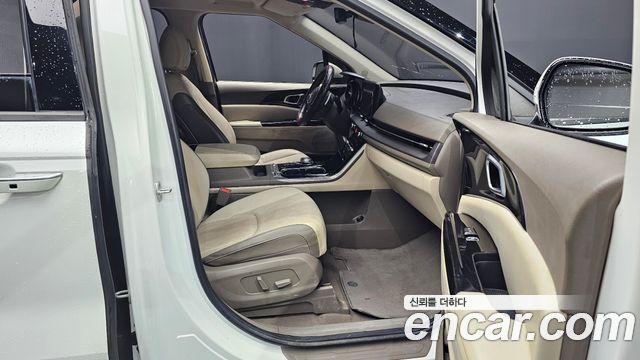 Kia Canival 2021 — photo 17