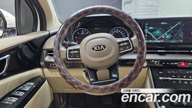 Kia Canival 2021 — photo 19