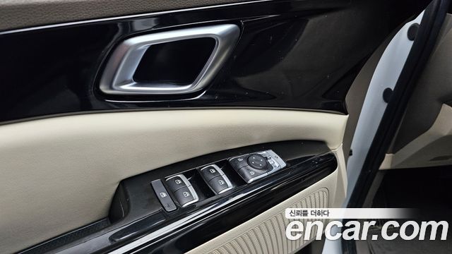 Kia Canival 2021 — photo 23