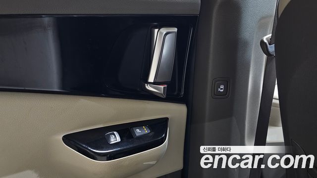 Kia Canival 2021 — photo 25