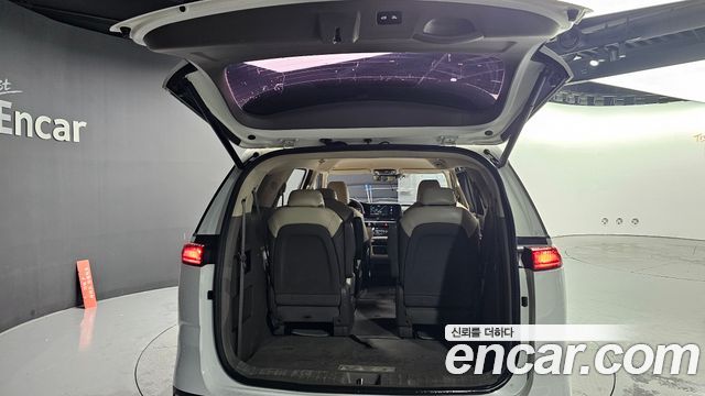 Kia Canival 2021 — photo 26
